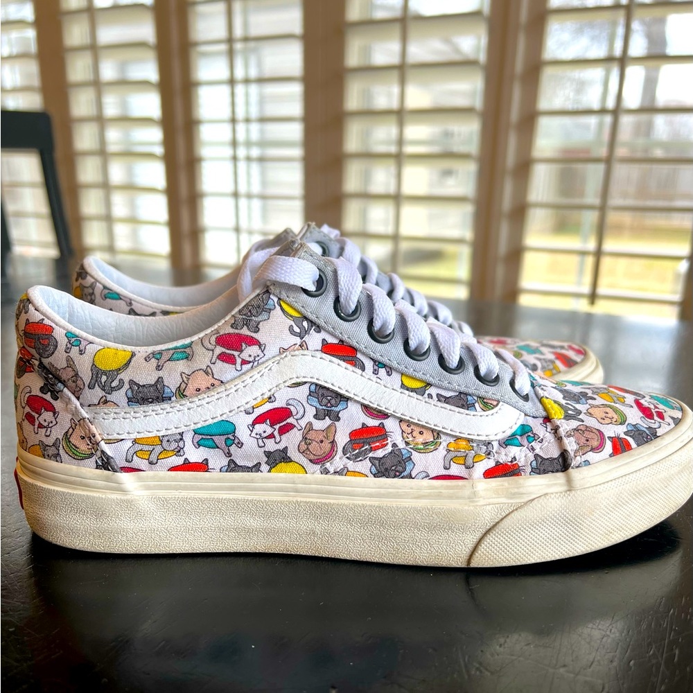 VANS- Custom Women’s, Size 8